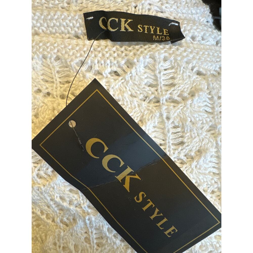 NWT CCK Style White Crochet crewneck with large sexy neck, scalloped size medium - Picture 12 of 12